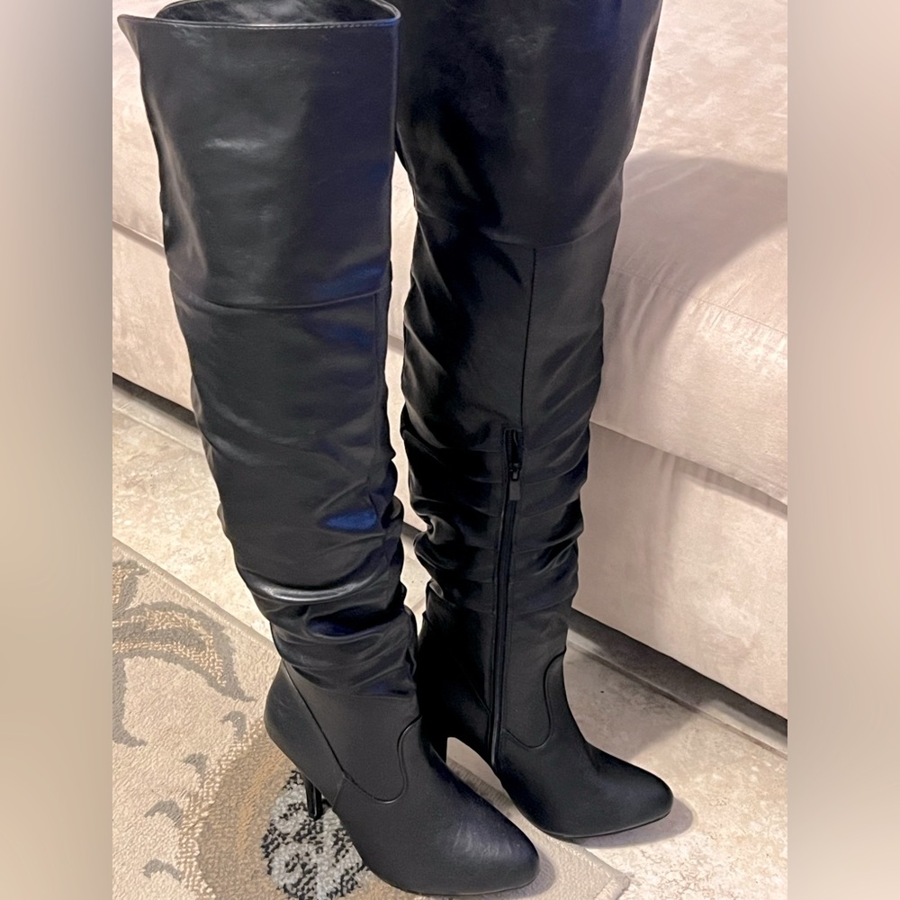 Forever Women’s Black Boots size 9.